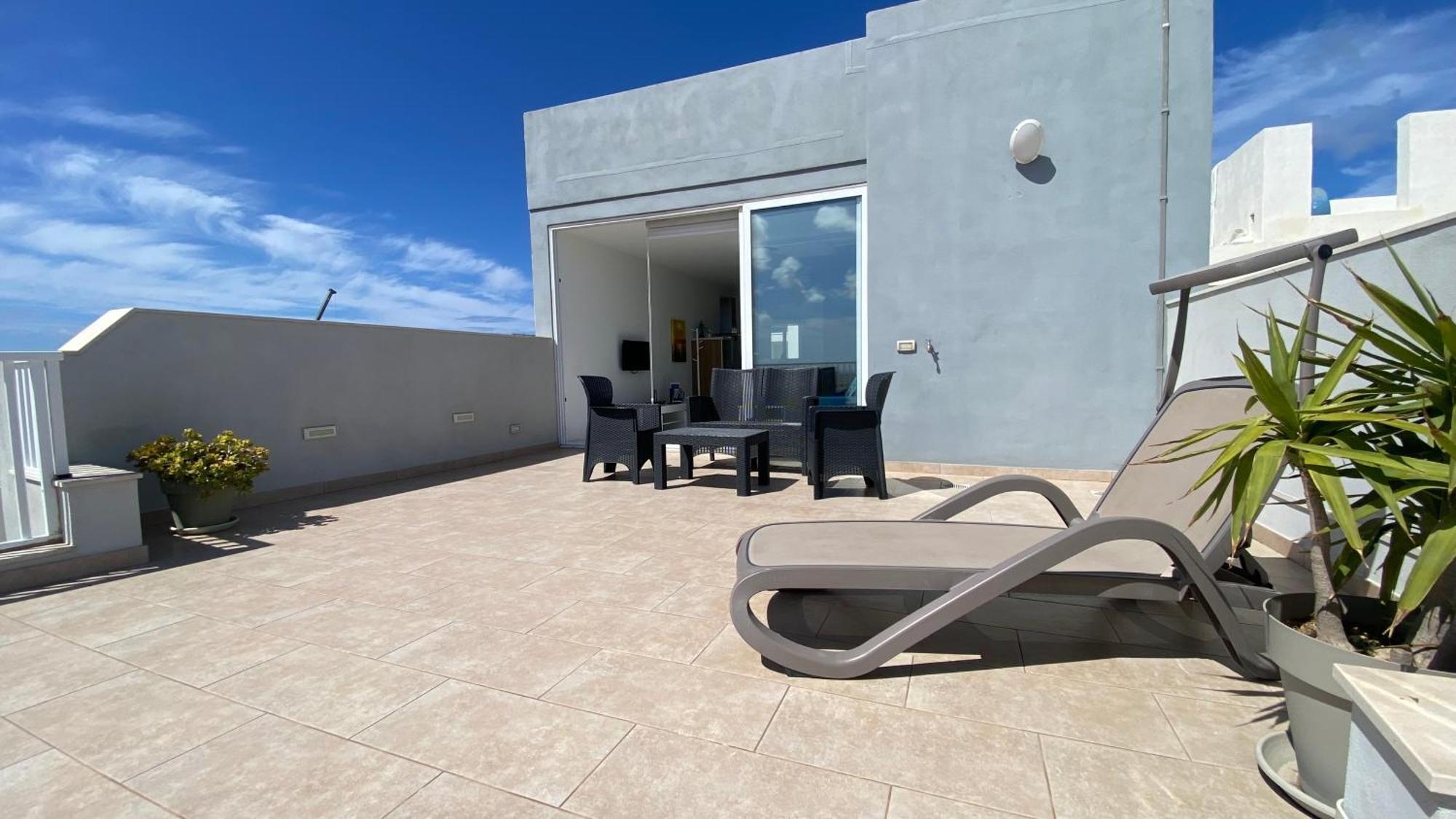 Sunshine Apartments Mellieha - Modern Two Bedroom Penthouse With Terrace エクステリア 写真